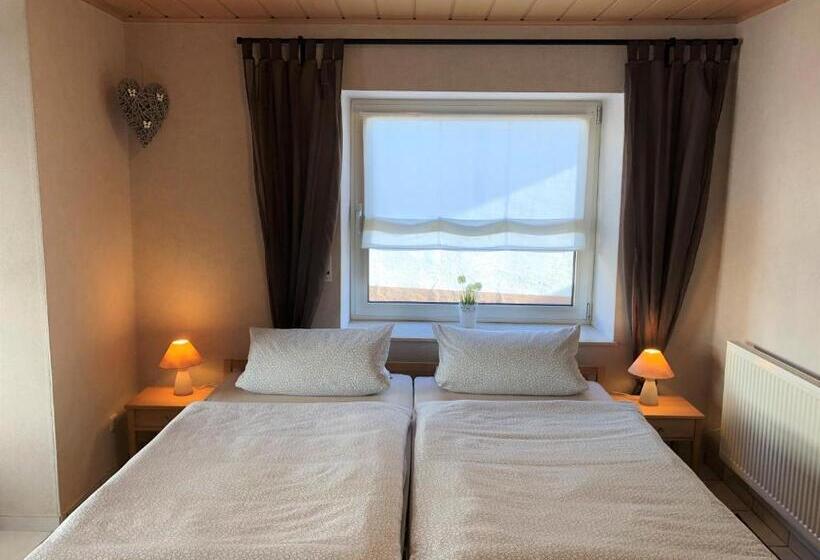 ペンション Gästehaus Doll