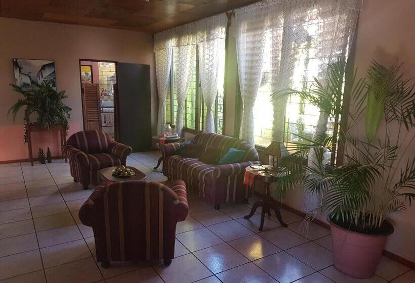 پانسیون Hostal Doña Mercedes