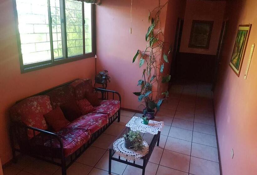 پانسیون Hostal Doña Mercedes