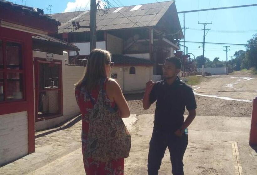 پانسیون Hostal Doña Mercedes