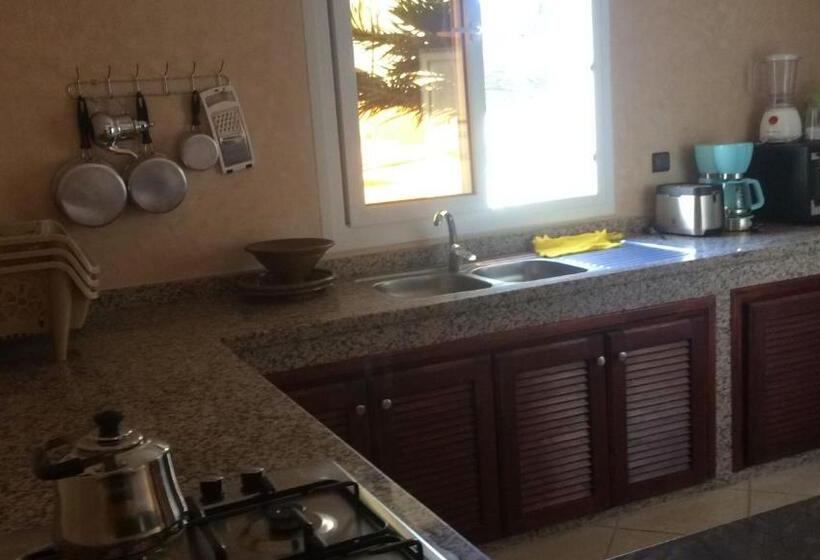 پانسیون Itrane Guest House