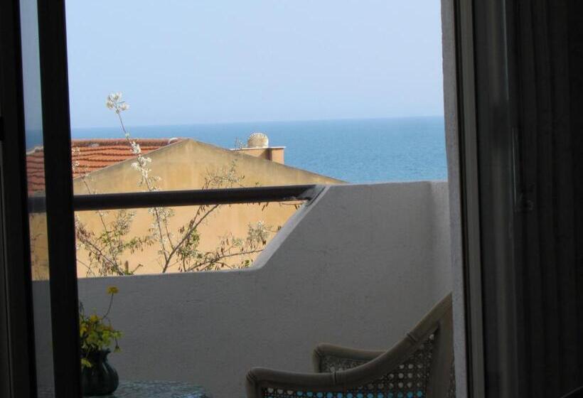 پانسیون Villa Majata