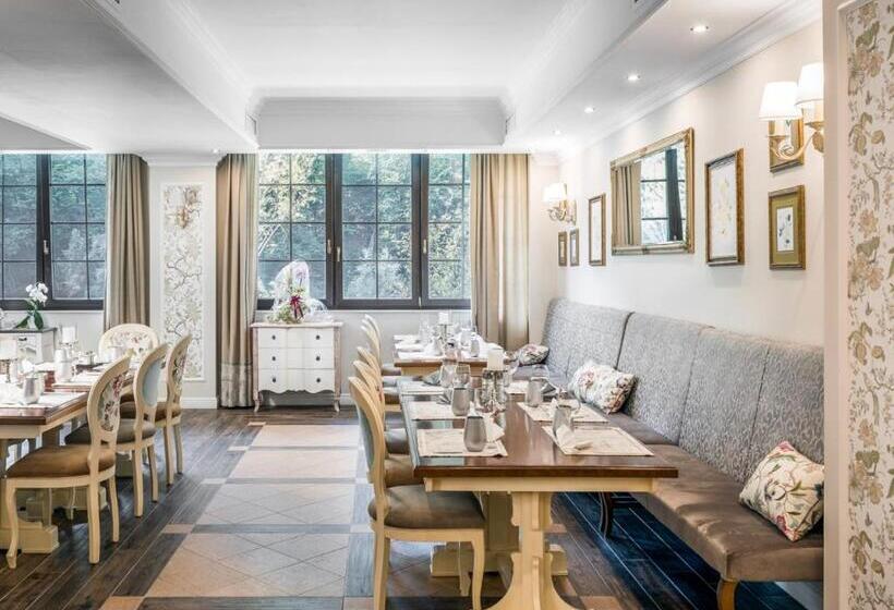 Pensiunea Dimitrios & Spa   Băile Herculane  Valea Cernei Terapie Spa  Relaxare A Minții și A Trupul