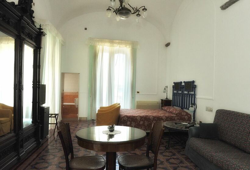 تختخواب و صبحانه Casa Raffaele Conforti