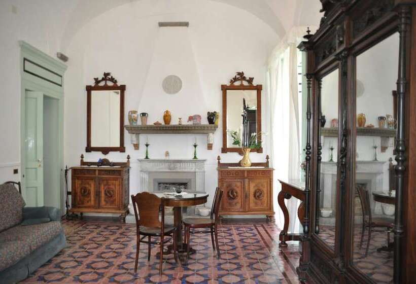 تختخواب و صبحانه Casa Raffaele Conforti