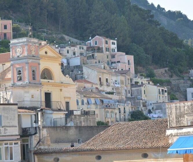 تختخواب و صبحانه Casa Raffaele Conforti
