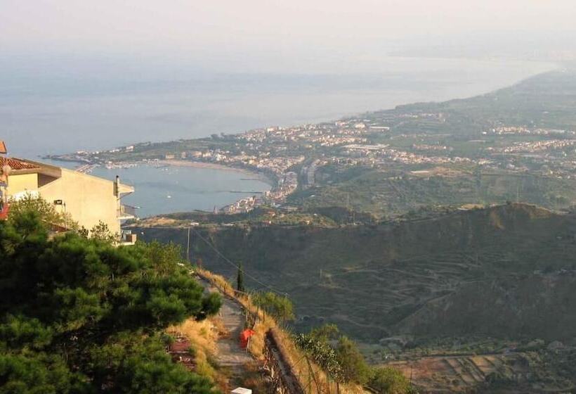 تختخواب و صبحانه I Colori Del Sole