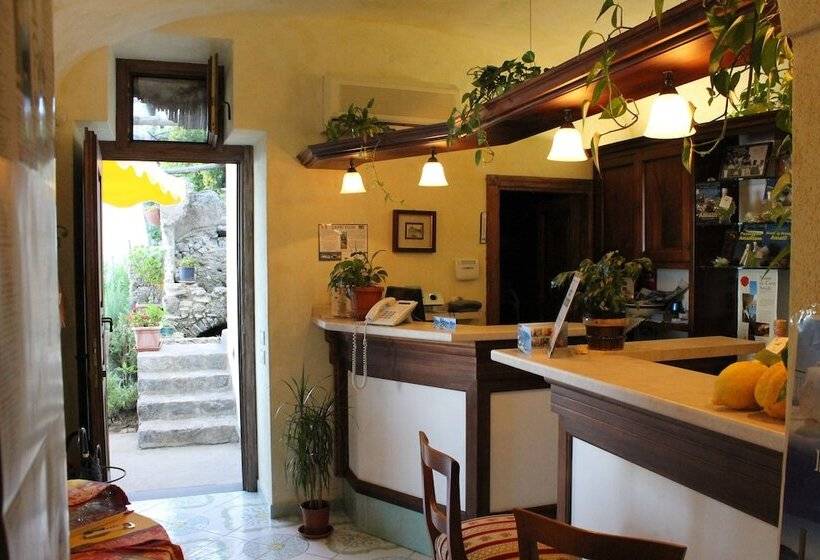 تختخواب و صبحانه L Antico Borgo Dei Limoni