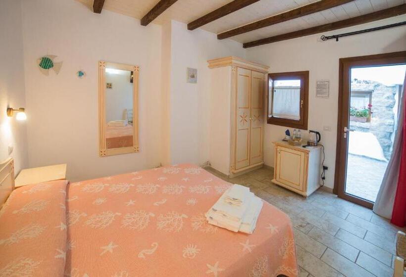 تختخواب و صبحانه Olbia Domus Inn