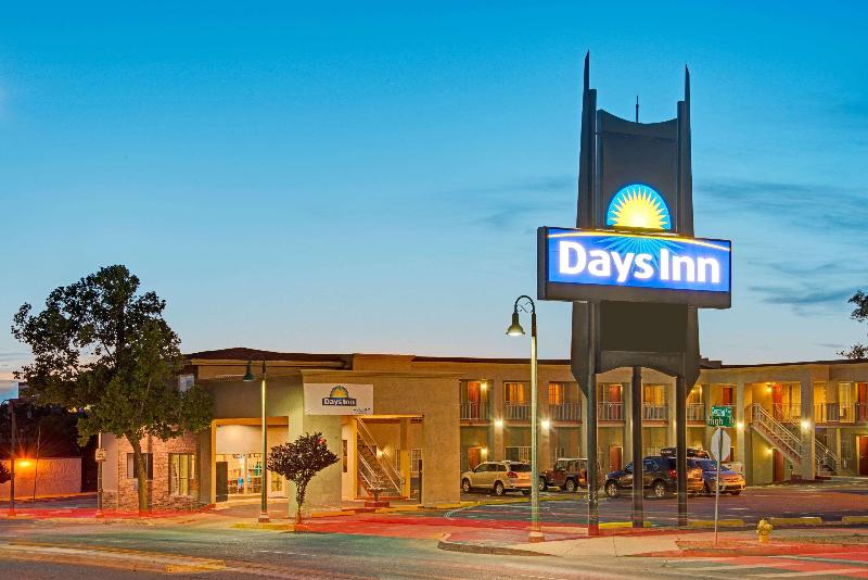 هتل Days Inn By Wyndham Albuquerque Downtown