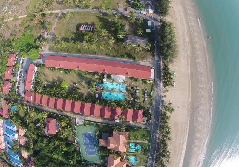هتل Dolphin Bay Beach Resort