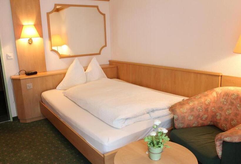 בית מלון כפרי Eden