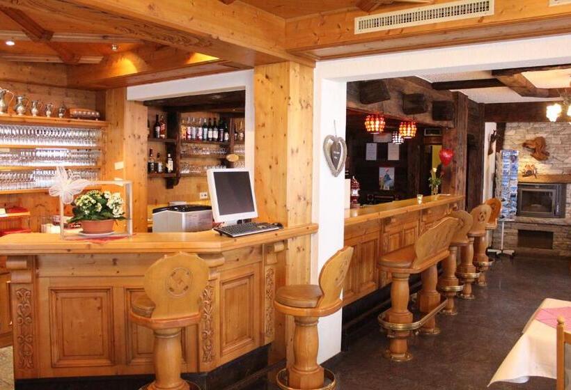 בית מלון כפרי Eden