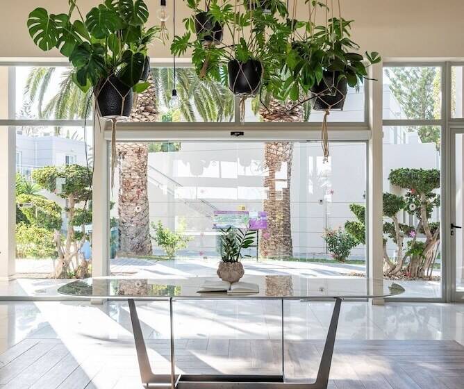 هتل Egeo Easy Living Resort