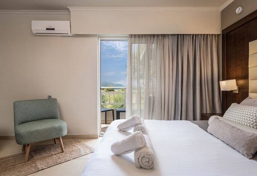 هتل Egeo Easy Living Resort