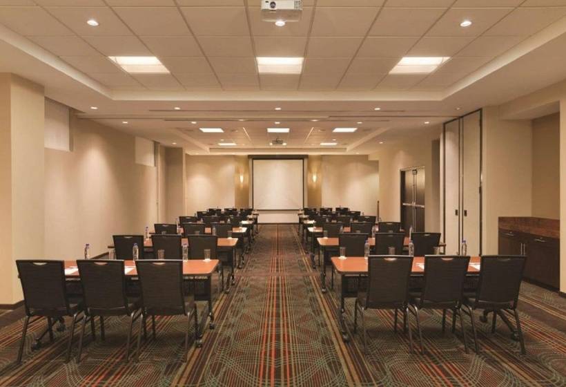 Отель Hyatt Place San Jose Pinares