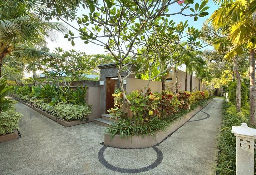 هتل Lumbini Luxury Villas And Spa