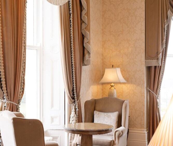 فندق Manor House Country