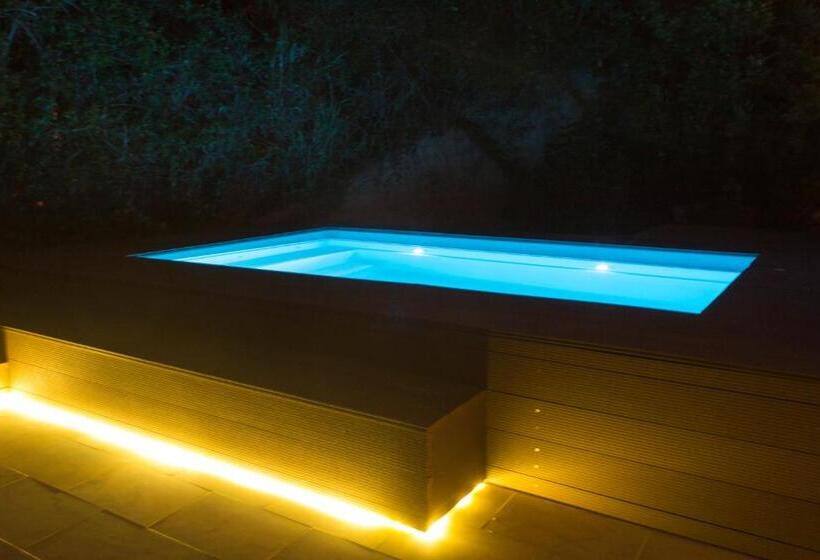 هتل Palms And Spas Villas Retreat