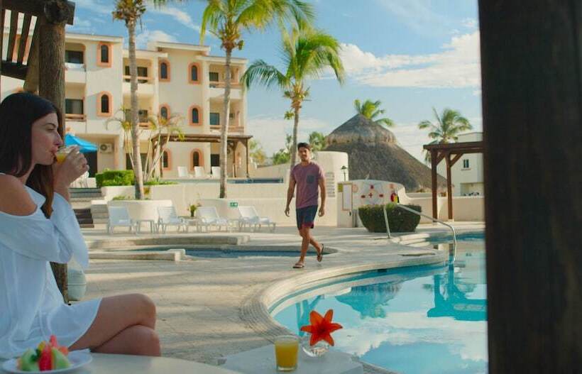 هتل Park Royal Homestay Los Cabos