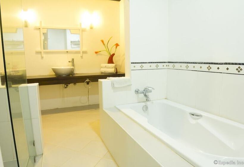 בית מלון כפרי Real Maris Resort &