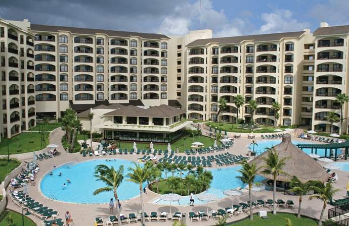 Fotos del hotel The Royal Islander – An All Suites Resort:  8