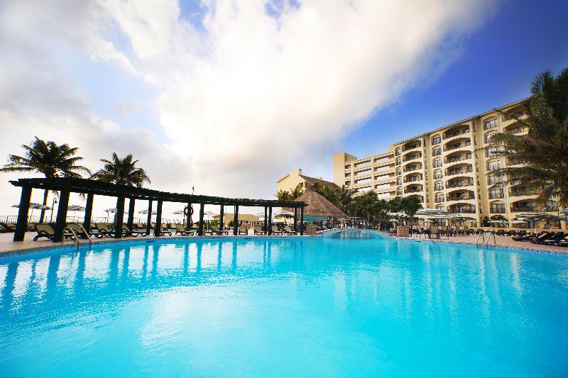 Fotos del hotel The Royal Islander – An All Suites Resort:  10