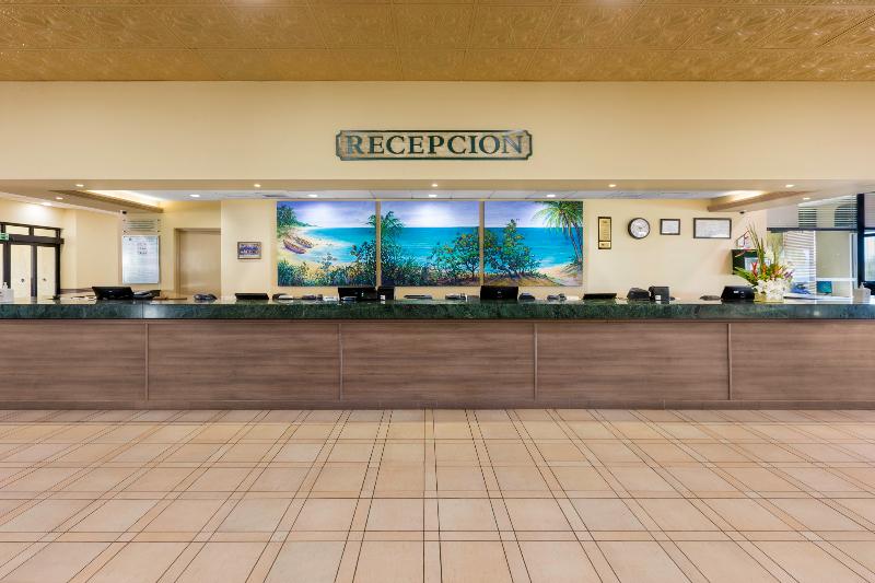 Fotos del hotel The Royal Islander – An All Suites Resort:  28