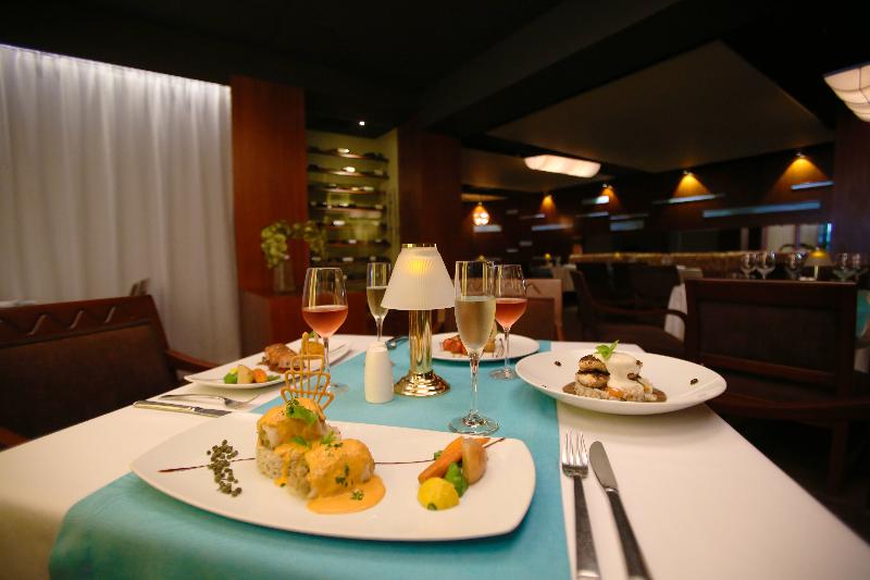 Fotos del hotel The Royal Islander – An All Suites Resort:  5