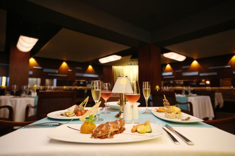 Fotos del hotel The Royal Islander – An All Suites Resort:  6