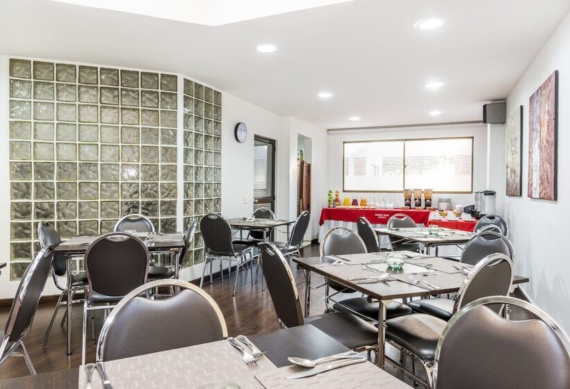 Отель Travelers Fontana Plaza