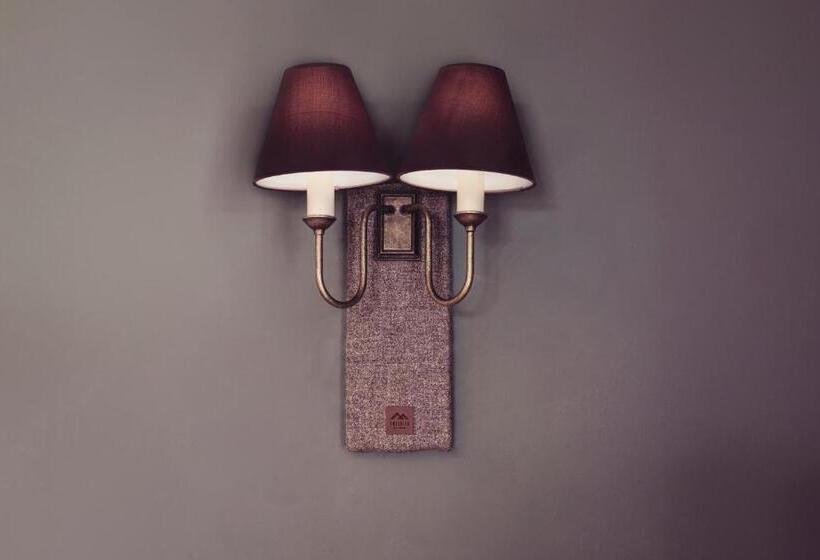 Отель Tweedies Bar And Lodge