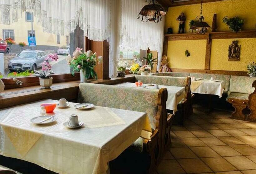 ユースホステル Gasthaus Castor