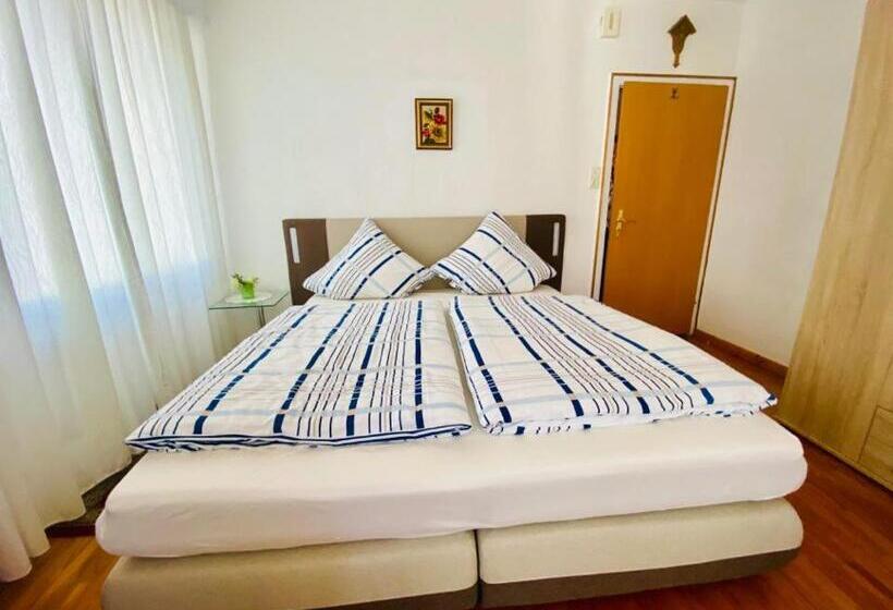 ユースホステル Gasthaus Castor