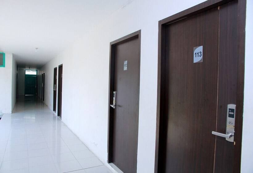 هاستل Grand Wisata Hotel By Oyo Rooms