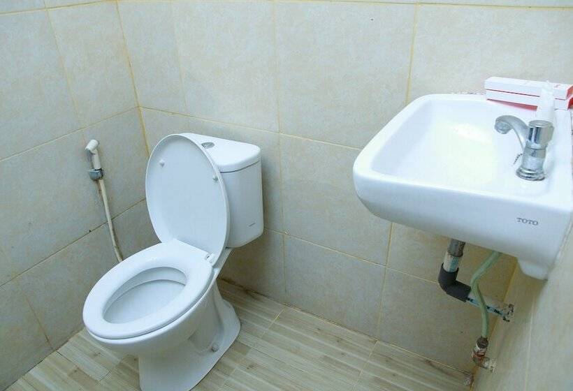 هاستل Grand Wisata Hotel By Oyo Rooms