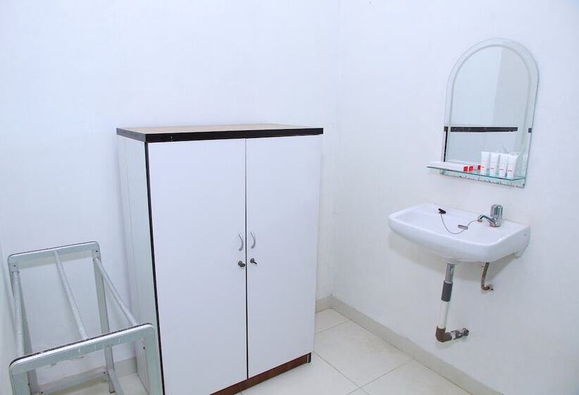 هاستل Grand Wisata Hotel By Oyo Rooms