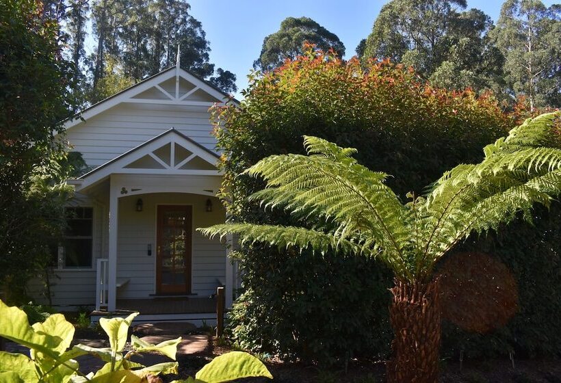 Garden Cottage At Fern Falls Cottages