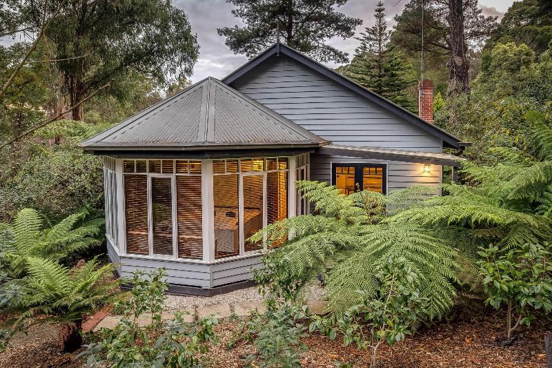 Garden Cottage At Fern Falls Cottages
