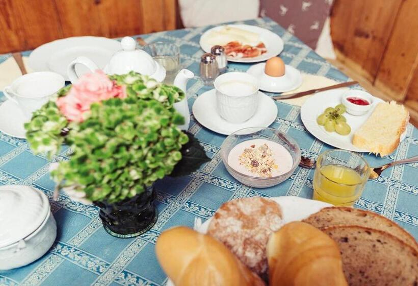 Отель Amplatz 1523   B&b And Suites