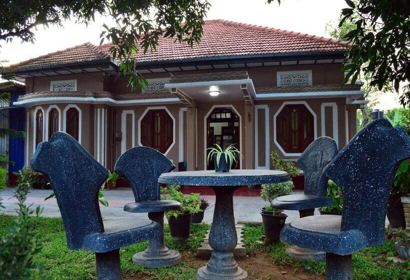 Отель Crystal Point Weligama