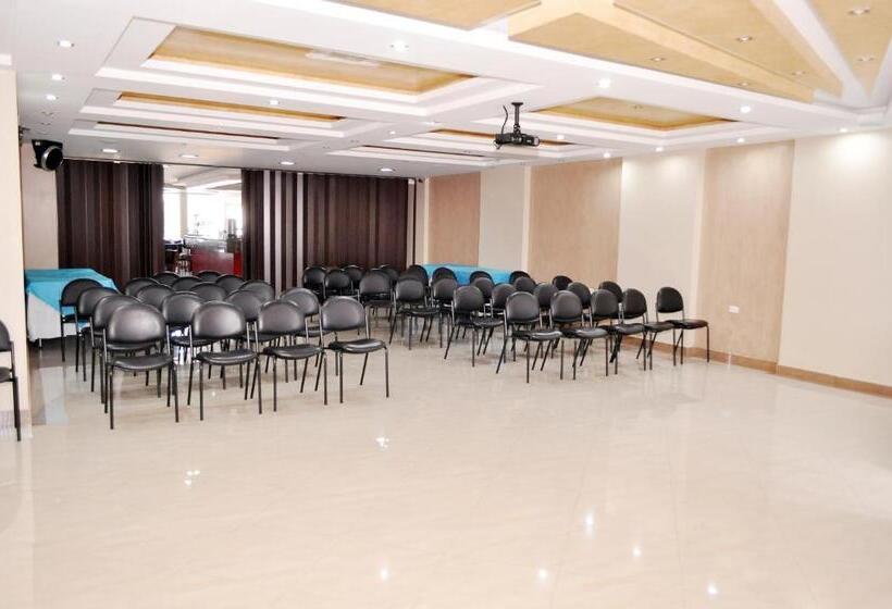 هتل De Las Américas   Ambato