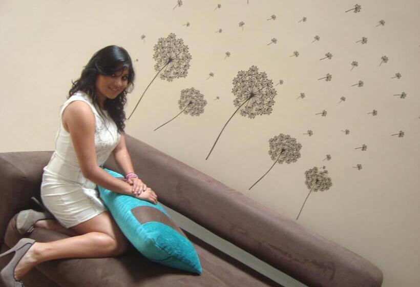 هتل De Las Américas   Ambato