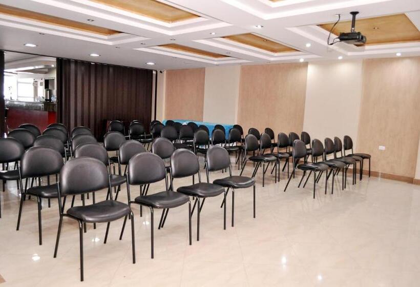 هتل De Las Américas   Ambato