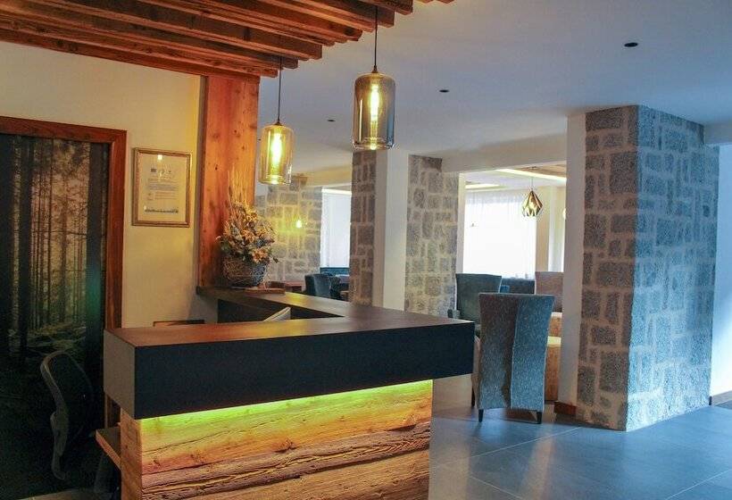 هتل Edelweiss Alpine Nature