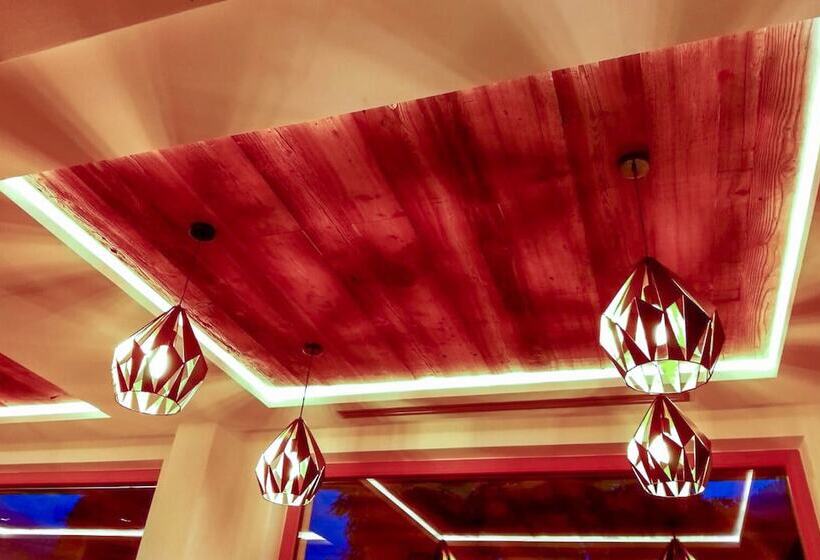 هتل Edelweiss Alpine Nature