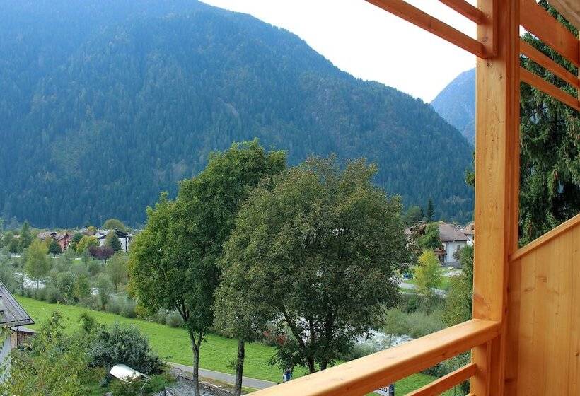 هتل Edelweiss Alpine Nature