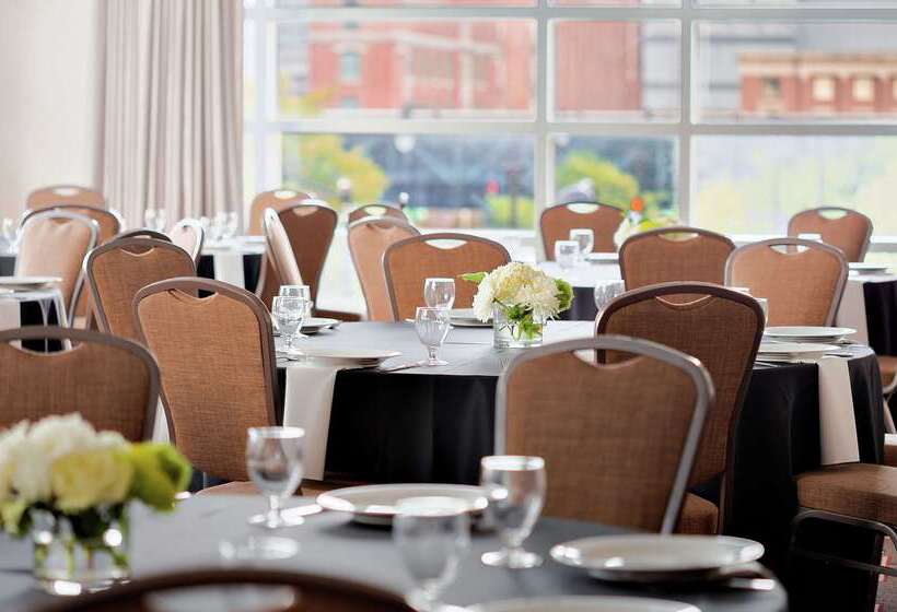 בית מלון כפרי Hilton Garden Inn Chicago Mccormick Place
