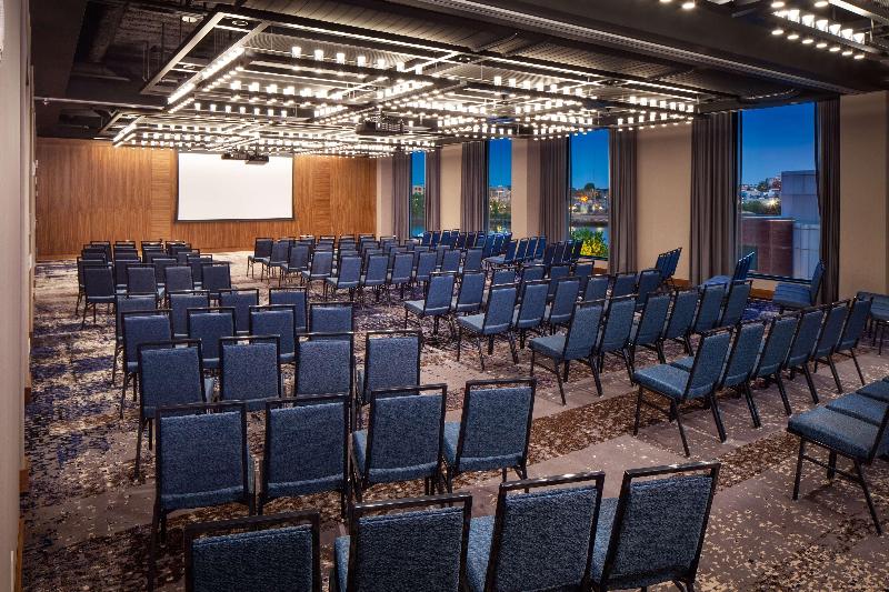 Отель Homewood Suites By Hilton Boston Seaport District