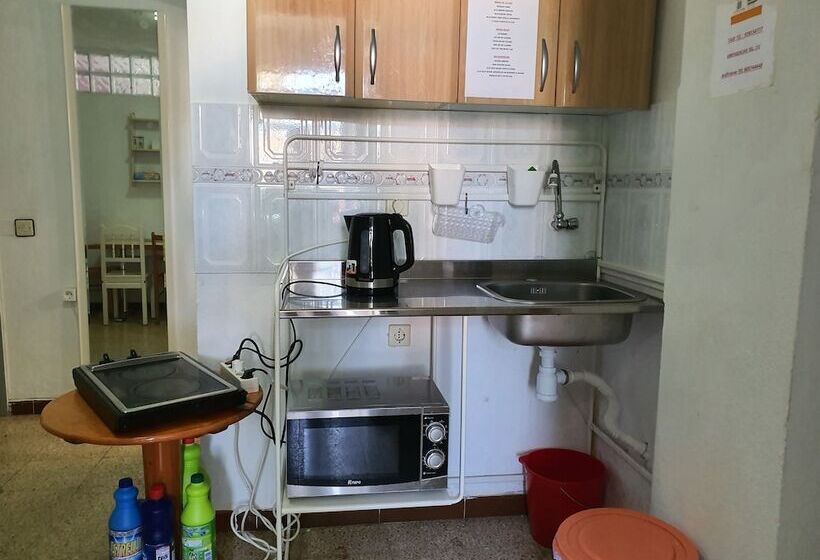 بنسيون Low Cost Room Las Llaves 1